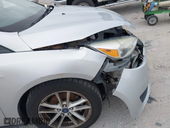 2015 Ford Focus SE with VIN 1FADP3K25FL328797, listed as a IAAI auction lot 41328404 with 72,368 mi miles. Bid and sale history available at carsss.com. Image 12.
