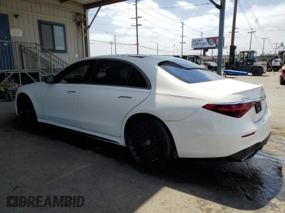 2022 Mercedes-Benz S 580 z VIN W1K6G7GB2NA143545, wystawiony jako Copart lot #57256335 z przebiegiem 33 205 mil mil oraz Szkoda całkowita • Salvage title. Historia ofert i sprzedaży dostępna na DreamBid. Obrazek 2.