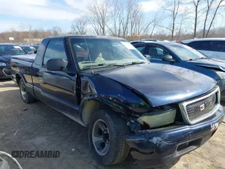 2003 GMC Sonoma SLS with VIN 1GTCS19X538118757, listed as a IAAI auction lot 41794576 with 184,482 mi miles. Bid and sale history available at carsss.com. Image 1.