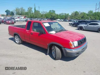 1998 Nissan Frontier XE z VIN 1N6DD26S2WC348803, wystawiony jako IAAI lot #42225770 z przebiegiem Nie podano mil oraz . Historia ofert i sprzedaży dostępna na DreamBid. Obrazek 1.