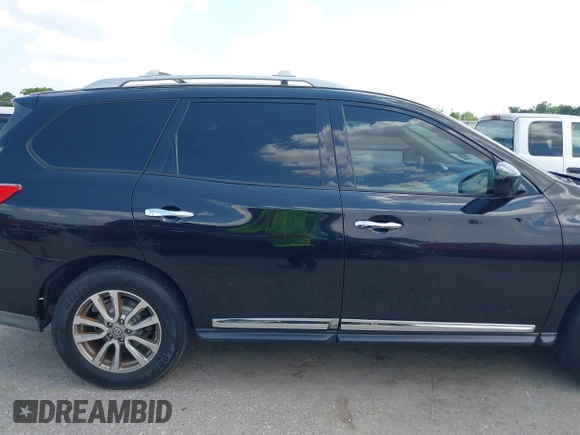 2015 Nissan Pathfinder SV with VIN 5N1AR2MN8FC689252, listed as a IAAI auction lot 42409596 with 165,825 mi miles and . Bid and sale history available at DreamBid. Image 13.