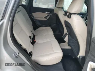 2024 BMW X1 xDrive28i z VIN WBX73EF05R5Z49203, wystawiony jako Copart lot #52685125 z przebiegiem Nie podano mil oraz Nie do naprawy • Non repairable. Historia ofert i sprzedaży dostępna na DreamBid. Obrazek 10.