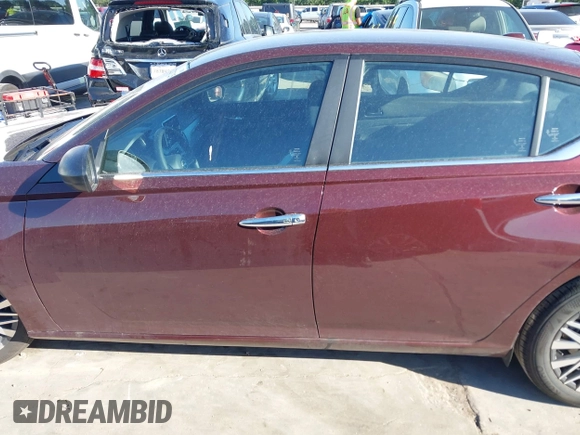 2025 Nissan Altima SV z VIN 1N4BL4DV1SN390275, wystawiony jako IAAI lot #42223725 z przebiegiem 1 640 mil mil oraz . Historia ofert i sprzedaży dostępna na DreamBid. Obrazek 14.