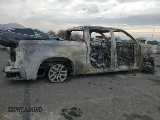 2022 Chevrolet Silverado 1500 RST with VIN 3GCUDEED3NG560855, listed as a Copart auction lot 44700735 with Not Provided miles and Non Repairable. Bid and sale history available at DreamBid. Image 3.