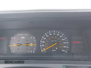 1990 Toyota Camry z VIN 4T1SV24E0LU190211, wystawiony jako IAAI lot #42368986 z przebiegiem 145 167 mil mil oraz . Historia ofert i sprzedaży dostępna na DreamBid. Obrazek 7.