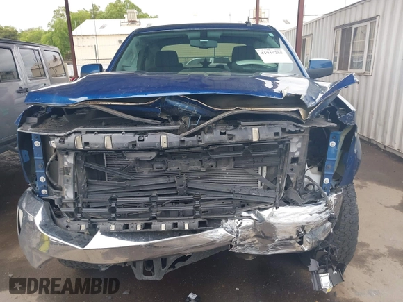 2017 Chevrolet Silverado 1500 LT with VIN 3GCPCREC5HG119019, listed as a IAAI auction lot 41949285 with 104,583 mi miles. Bid and sale history available at carsss.com. Image 6.