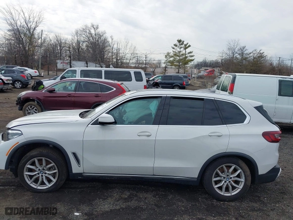 2023 BMW X5 xDrive40i with VIN 5UXCR6C00P9P33221, listed as a IAAI auction lot 41631391 with 19,023 mi miles. Bid and sale history available at carsss.com. Image 15.