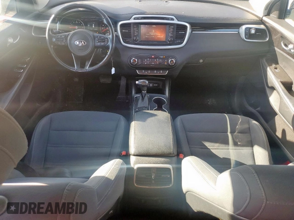 2017 Kia Sorento LX z VIN 5XYPG4A36HG211042, wystawiony jako Copart lot #48977085 z przebiegiem 130 892 mil mil oraz Szkoda całkowita • Salvage title. Historia ofert i sprzedaży dostępna na DreamBid. Obrazek 8.