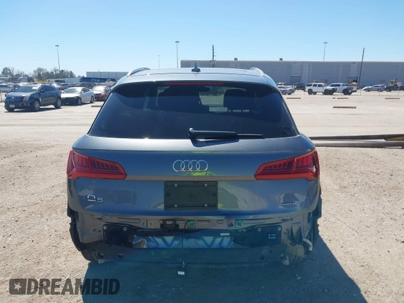 2019 Audi Q5 Premium with VIN WA1ANAFY1K2065059, listed as a IAAI auction lot 40566830 with 61,534 mi miles. Bid and sale history available at carsss.com. Image 17.