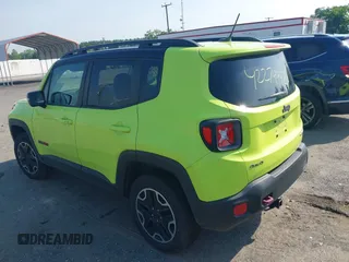 2017 Jeep Renegade Trailhawk z VIN ZACCJBCB0HPF27223, wystawiony jako IAAI lot #42279998 z przebiegiem 166 836 mil mil oraz . Historia ofert i sprzedaży dostępna na DreamBid. Obrazek 3.