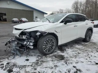2024 Lexus RZ 450e Premium z VIN JTJAAAABXRA025712, wystawiony jako Copart lot #86183394 z przebiegiem 3799 mil mil oraz Szkody całkowita. Historia ofert i sprzedaży dostępna na DreamBid. Obrazek 1.