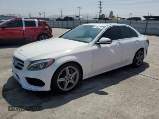 2018 Mercedes-Benz C 300 with VIN 55SWF4JB3JU282412, listed as a Copart auction lot 60155775 with 101,613 mi miles and Salvage title. Bid and sale history available at DreamBid. Image 1.