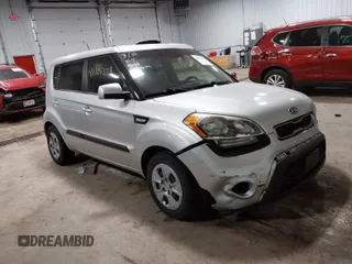 2012 Kia Soul with VIN KNDJT2A52C7463755, listed as a IAAI auction lot 41815374 with 104,551 mi miles. Bid and sale history available at carsss.com. Image 1.