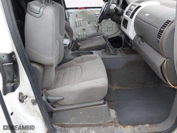 2007 Nissan Frontier XE with VIN 1N6BD06T97C418450, listed as a IAAI auction lot 41112236 with 275,727 mi miles. Bid and sale history available at carsss.com. Image 5.