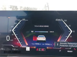 2024 BMW i4 eDrive35 z VIN WBY43AW09RFS24379, wystawiony jako IAAI lot #42014823 z przebiegiem 19 159 mil mil oraz . Historia ofert i sprzedaży dostępna na DreamBid. Obrazek 7.