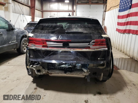 2024 Volkswagen Atlas SE z VIN 1V2LE2CA7RC202200, wystawiony jako Copart lot #85103964 z przebiegiem 1 894 mil mil oraz Szkoda całkowita • Salvage title. Historia ofert i sprzedaży dostępna na DreamBid. Obrazek 6.