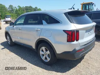 2021 Kia Sorento LX with VIN 5XYRG4LC3MG052013, listed as a IAAI auction lot 41930953 with 86,429 mi miles. Bid and sale history available at carsss.com. Image 3.