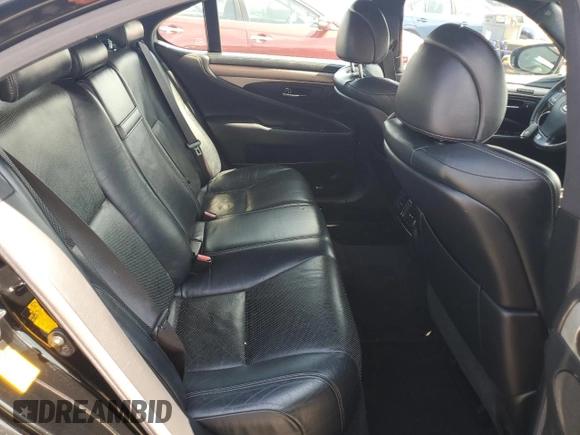 2013 Lexus LS 460 с VIN JTHCL5EF9D5016512, выставлен на аукционе Copart как лот 65181905 с пробегом 180 938 миль миль и Списание • Salvage title. История ставок и продаж доступна на DreamBid. Изображение 10.