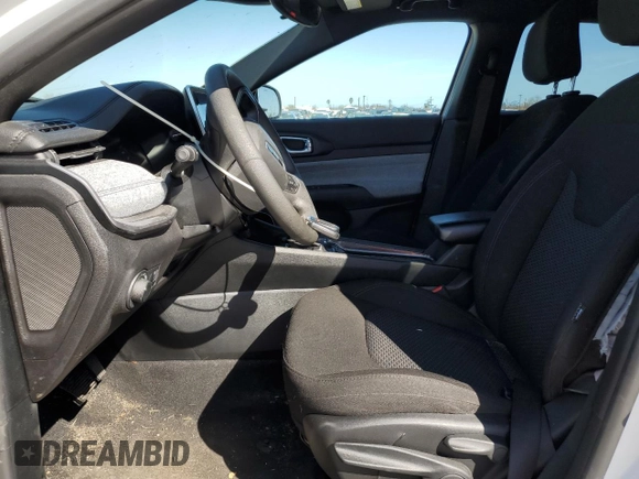 2025 Jeep Compass Sport with VIN 3C4NJDAN3ST515939, listed as a Copart auction lot 47130745 with 9,136 mi miles and Clean title. Bid and sale history available at DreamBid. Image 7.