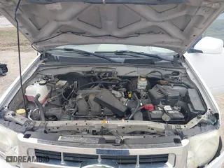 2008 Ford Escape Limited with VIN 1FMCU04168KE51420, listed as a IAAI auction lot 41435393 with 123,005 mi miles. Bid and sale history available at carsss.com. Image 10.