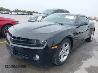 2012 Chevrolet Camaro 1LT z VIN 2G1FB1E38C9132584, wystawiony jako IAAI lot #41879988 z przebiegiem 128 342 mil mil oraz . Historia ofert i sprzedaży dostępna na DreamBid. Obrazek 18.