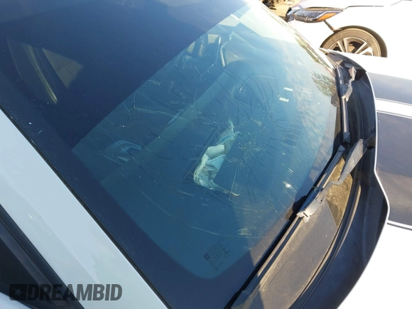 2014 Chevrolet Camaro LT z VIN 2G1FC1E39E9321549, wystawiony jako IAAI lot #41582840 z przebiegiem 129 495 mil mil oraz . Historia ofert i sprzedaży dostępna na DreamBid. Obrazek 19.