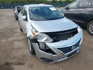 2016 Nissan Versa SV z VIN 3N1CN7AP2GL825458, wystawiony jako IAAI lot #39629991 z przebiegiem 82 928 mil mil oraz . Historia ofert i sprzedaży dostępna na DreamBid. Obrazek 1.