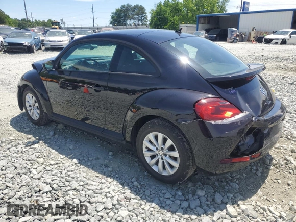 2018 Volkswagen Beetle S z VIN 3VWFD7AT6JM717370, wystawiony jako Copart lot #55814455 z przebiegiem 87 902 mil mil oraz Szkoda całkowita • Salvage title. Historia ofert i sprzedaży dostępna na DreamBid. Obrazek 2.
