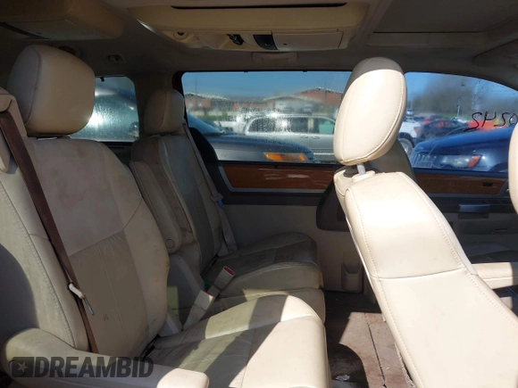 2008 Chrysler Town & Country Limited with VIN 2A8HR64X98R629057, listed as a IAAI auction lot 41990242 with 261,501 mi miles. Bid and sale history available at carsss.com. Image 8.