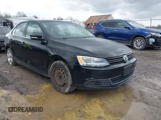 2013 Volkswagen Jetta SE with VIN 3VWDP7AJ4DM352849, listed as a IAAI auction lot 41918821 with 143,547 mi miles and . Bid and sale history available at DreamBid. Image 1.