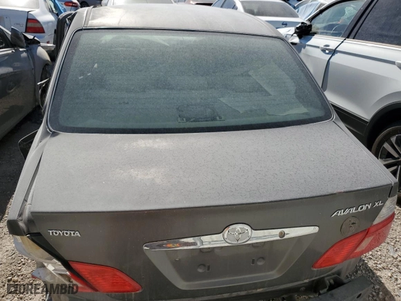 2004 Toyota Avalon XL with VIN 4T1BF28B34U366909, listed as a Copart auction lot 84310034 with 0 mi miles and Non Repairable. Bid and sale history available at carsss.com. Image 6.
