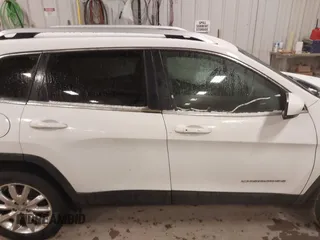 2017 Jeep Cherokee Limited z VIN 1C4PJMDS3HW530468, wystawiony jako IAAI lot #41517178 z przebiegiem 81 772 mil mil oraz . Historia ofert i sprzedaży dostępna na DreamBid. Obrazek 12.