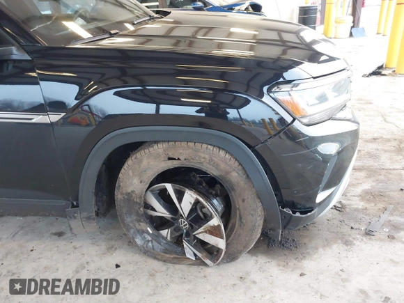 2021 Volkswagen Atlas SE with VIN 1V2LC2CA3MC214441, listed as a IAAI auction lot 40997824 with 87,846 mi miles and . Bid and sale history available at DreamBid. Image 6.