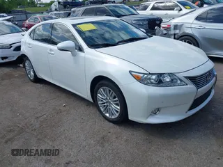 2014 Lexus ES 330 z VIN JTHBK1GG0E2137347, wystawiony jako IAAI lot #42128381 z przebiegiem 96 612 mil mil oraz . Historia ofert i sprzedaży dostępna na DreamBid. Obrazek 1.