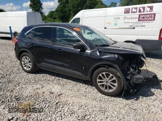 2022 Ford Escape SE with VIN 1FMCU0G69NUA48247, listed as a Copart auction lot 63770525 with Not provided miles and Salvage title. Bid and sale history available at DreamBid. Image 4.