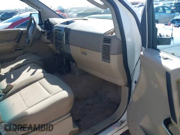2009 Nissan Titan SE with VIN 1N6BA07D89N306682, listed as a IAAI auction lot 41348877 with 273,365 mi miles. Bid and sale history available at carsss.com. Image 5.