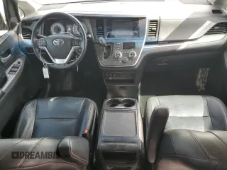2015 Toyota Sienna SE с VIN 5TDXK3DC8FS582014, выставлен на аукционе Copart как лот 58018685 с пробегом 136 527 миль миль и Списание • Salvage title. История ставок и продаж доступна на DreamBid. Изображение 8.