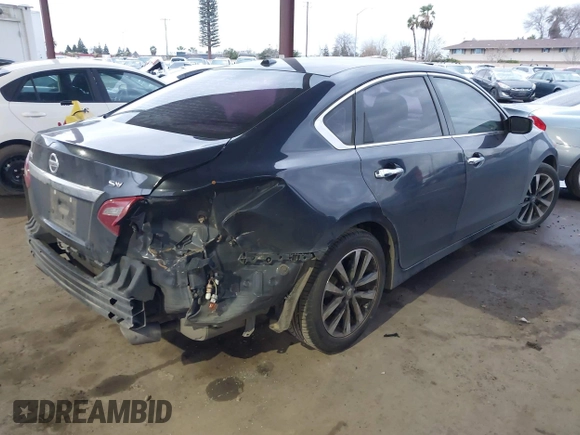 2018 Nissan Altima SR with VIN 1N4AL3AP8JC275968, listed as a IAAI auction lot 41563010 with 160,467 mi miles and . Bid and sale history available at DreamBid. Image 4.