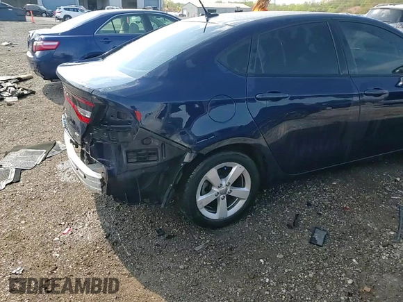 2015 Dodge Dart SXT z VIN 1C3CDFBB4FD211579, wystawiony jako Copart lot #55337945 z przebiegiem 127 311 mil mil oraz Szkody całkowita. Historia ofert i sprzedaży dostępna na DreamBid. Obrazek 14.