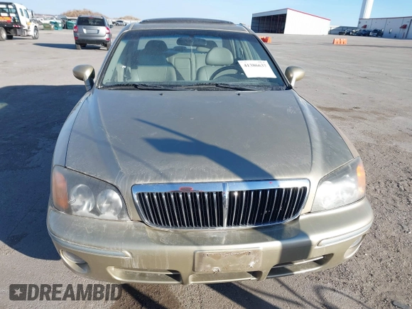 2002 Hyundai XG350 L with VIN KMHFU45E72A204717, listed as a IAAI auction lot 41386637 with 182,310 mi miles. Bid and sale history available at carsss.com. Image 12.
