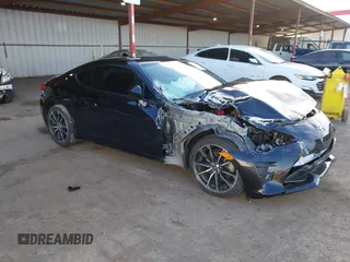 2020 Toyota 86 with VIN JF1ZNAA11L8752565, listed as a IAAI auction lot 41637801 with 46,081 mi miles. Bid and sale history available at carsss.com. Image 1.