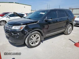 2018 Ford Explorer XLT z VIN 1FM5K7D89JGB07609, wystawiony jako Copart lot #52992585 z przebiegiem 77 068 mil mil oraz Szkody całkowita. Historia ofert i sprzedaży dostępna na DreamBid. Obrazek 1.