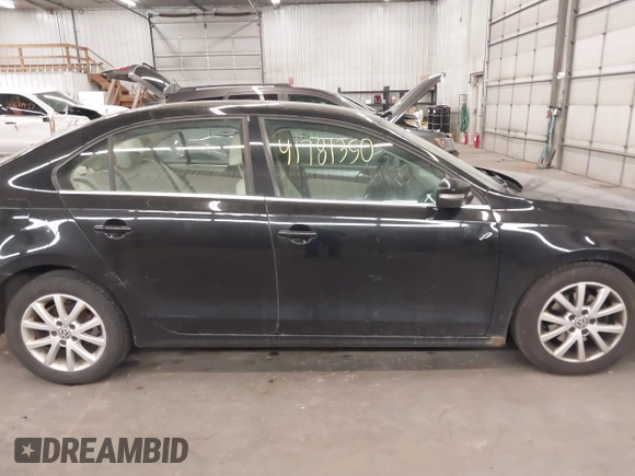 2013 Volkswagen Jetta Sedan SE with VIN 3VWDP7AJ3DM388564, listed as a IAAI auction lot 41781350 with 255,357 mi miles. Bid and sale history available at carsss.com. Image 14.