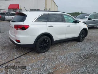 2019 Kia Sorento S V6 with VIN 5XYPG4A57KG605108, listed as a IAAI auction lot 41899611 with 121,198 mi miles. Bid and sale history available at carsss.com. Image 4.