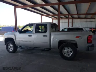 2010 Chevrolet Silverado 1500 LT with VIN 3GCRKSE31AG258718, listed as a IAAI auction lot 42061306 with 220,656 mi miles. Bid and sale history available at carsss.com. Image 14.