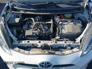 2018 Toyota Prius One with VIN JTDKDTB32J1599890, listed as a IAAI auction lot 42009820 with 57,959 mi miles and . Bid and sale history available at DreamBid. Image 10.