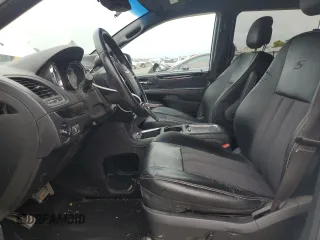 2015 Chrysler Town & Country S with VIN 2C4RC1HG0FR755170, listed as a Copart auction lot 82237754 with 214,466 mi miles and Salvage Title. Bid and sale history available at DreamBid. Image 7.