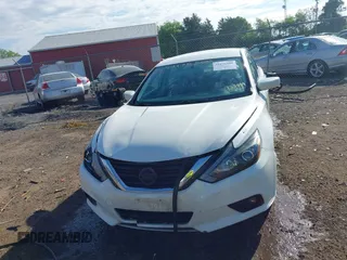 2017 Nissan Altima SV z VIN 1N4AL3AP0HC125959, wystawiony jako IAAI lot #42176500 z przebiegiem 146 838 mil mil oraz . Historia ofert i sprzedaży dostępna na DreamBid. Obrazek 12.