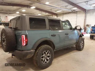 2022 Ford Bronco z VIN 1FMEE5DP8NLB54954, wystawiony jako IAAI lot #42038688 z przebiegiem 45 182 mil mil oraz . Historia ofert i sprzedaży dostępna na DreamBid. Obrazek 4.