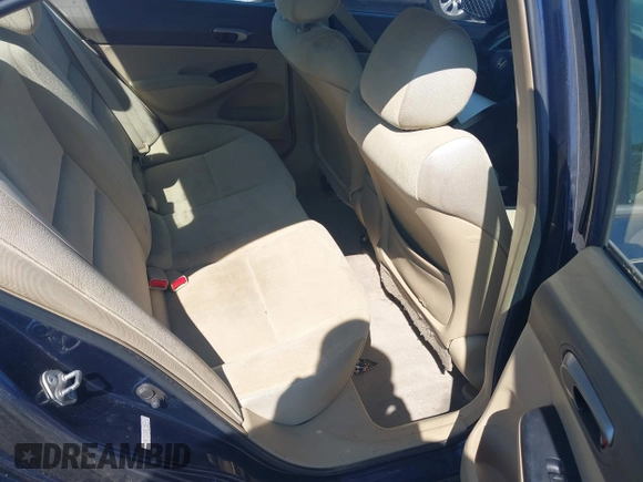 2006 Honda Civic LX z VIN 1HGFA16596L106200, wystawiony jako IAAI lot #42223300 z przebiegiem 177 442 mil mil oraz . Historia ofert i sprzedaży dostępna na DreamBid. Obrazek 8.